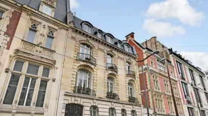 Bureau en location à Paris avec agencement lumineux et duplex spacieux - Offre immobilière - Arthur Loyd