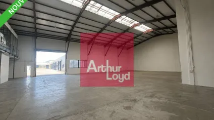 AUBIERE A LOUER LOCAL ACTIVITE 1175 M² - COUR PRIVATIVE - Offre immobilière - Arthur Loyd