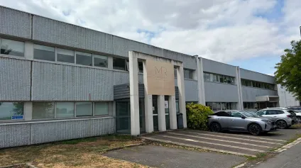 LOCAL D'ACTIVITE en EXCELLENT ETAT disponible rapidement. - Offre immobilière - Arthur Loyd