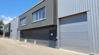 Local d'activités récent à louer - Proximité autoroute - La Penne sur Huveaune - Offre immobilière - Arthur Loyd
