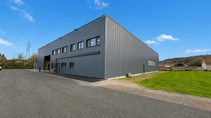 A VENDRE LOCAL D'ACTIVITÉ 1 770 M2 ENVIRON PONTPOINT - Offre immobilière - Arthur Loyd