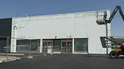 CHAMBRAY LES TOURS COMMERCE A LOUER 675 M² VISIBILITE ET PARKINGS PRIVATIFS - Offre immobilière - Arthur Loyd