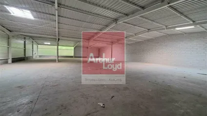 880m² - Local commercial - ZA proche Auxerre - Offre immobilière - Arthur Loyd