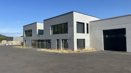 LOCAUX D'ACTIVITES - Offre immobilière - Arthur Loyd