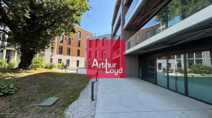 LOCAUX COMMERCIAUX - 311 m² divisible - À LOUER MEYLAN - Offre immobilière - Arthur Loyd