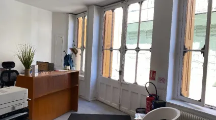 À VENDRE : Bureaux de 70 m² en rez-de-chaussée en plein coeur du centre-ville de Saint-Etienne - Offre immobilière - Arthur Loyd