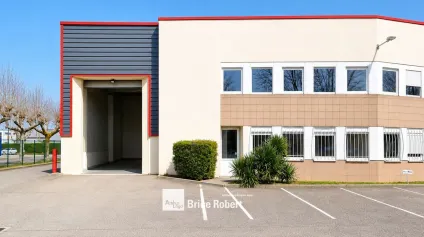 Local d'activités à louer avec dépôt et bureaux climatisés à Saint-Priest - Offre immobilière - Arthur Loyd