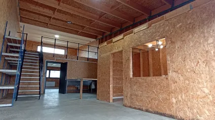 <br />Local d'activité Sainte Soulle 120 m2 environ - Zone Artisanale<br /> - Offre immobilière - Arthur Loyd