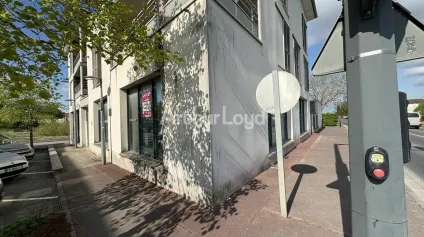 Local commercial en angle de rue sur axe passant. - Offre immobilière - Arthur Loyd