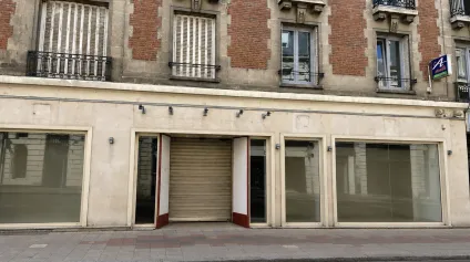 LOCAL COMMERCIAL 175 m2 - EMPLACEMENT N°1 A LOUER CENTRE VILLE SOISSONS - Offre immobilière - Arthur Loyd