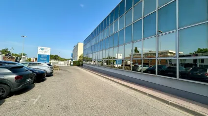 BUREAUX INDÉPENDANTS AU SEIN D'UN CENTRE D'AFFAIRES - Offre immobilière - Arthur Loyd
