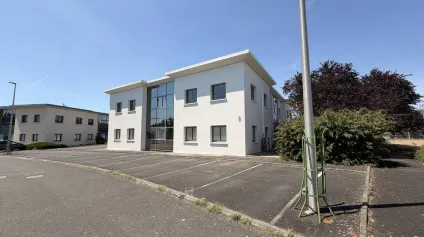 15 MIN DE POITIERS - BUREAUX A LOUER DE 95 M² - TECHNOPOLE FUTUROSCOPE - Offre immobilière - Arthur Loyd