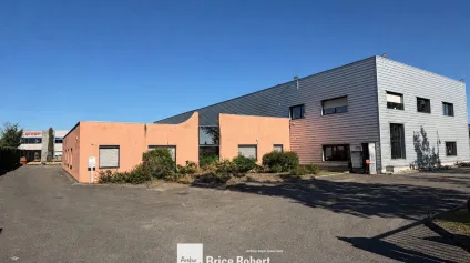A louer - Bâtiment d'activité indépendant en façade de l'avenue Franklin Roosevelt - Vaulx en Velin - Offre immobilière - Arthur Loyd