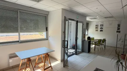 <br />Local d'activité 375 m² A vendre - Très bon état - Zone OCEALIM<br /> - Offre immobilière - Arthur Loyd