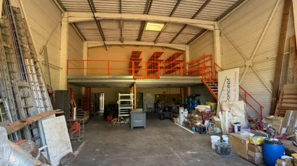 <br />Local d'activité 375 m² A vendre - Très bon état - Zone OCEALIM<br /> - Offre immobilière - Arthur Loyd
