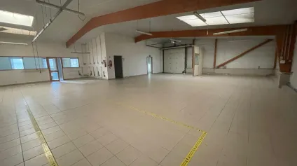 Local d'activité - 700m² - PLOEREN - Offre immobilière - Arthur Loyd