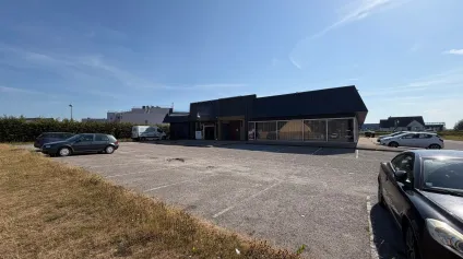 Locaux commerciaux à louer à SAINT AUBIN SUR SCIE 76550 - Offre immobilière - Arthur Loyd