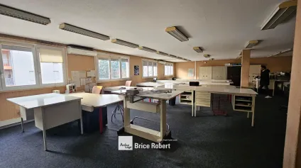 Bureaux à vendre Villeurbanne lumineux avec parkings dans immeuble tertiaire - Offre immobilière - Arthur Loyd