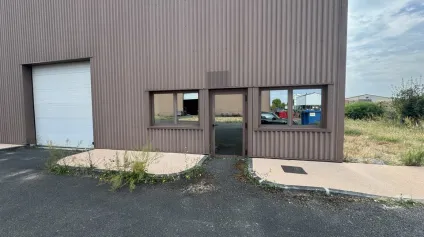 MONTLOUIS-SUR-LOIRE CONNEUIL LOCAL D'ACTIVITE A LOUER DE 252 M² - Offre immobilière - Arthur Loyd