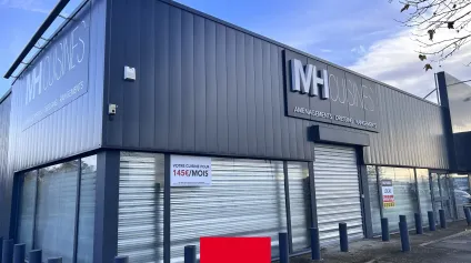 MACON SUD - LOCATION - LOCAL COMMERCIAL D'ANGLE AVEC TRES BELLE VITRINE - Offre immobilière - Arthur Loyd