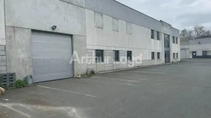 Entrepôts à louer avec terrain emplacement stratégique à Sainghin-en-Mélantois - Offre immobilière - Arthur Loyd