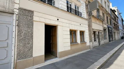 LOCAL COMMERCIAL 47 m2 À VENDRE  QUARTIER SAINT-FRANÇOIS - Offre immobilière - Arthur Loyd