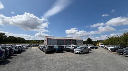 Locaux d'activité à louer à QUINCAMPOIX 76230 - Offre immobilière - Arthur Loyd