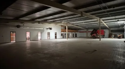 <br />Local commercial A VENDRE 1690m² - Proche SAINT-JUNIEN - Terrain<br /> - Offre immobilière - Arthur Loyd