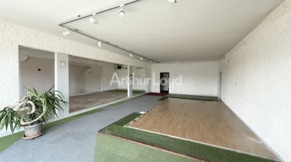 A Louer - local commercial d'environ 166,15m2 avec 7 places de stationnement à Cormontreuil - Offre immobilière - Arthur Loyd