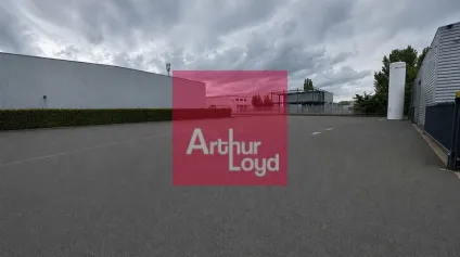 CLERMONT-FERRAND A LOUER LOCAL ACTIVITE 1605 M² - BATIMENT INDEPENDANT - PARCELLE 4910 M² - Offre immobilière - Arthur Loyd