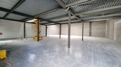 À louer  Locaux d'activité neufs avec bureaux de 854 m² - Offre immobilière - Arthur Loyd