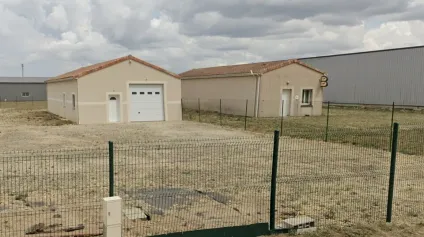 LOCAL D'ACTIVITE - ENTREPOT location à CISSÉ 86170 - Offre immobilière - Arthur Loyd