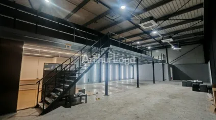 Cellule d'activité climatisée d'environ 430 m2 avec bureau - REIMS CROIX-BLANDIN - Offre immobilière - Arthur Loyd