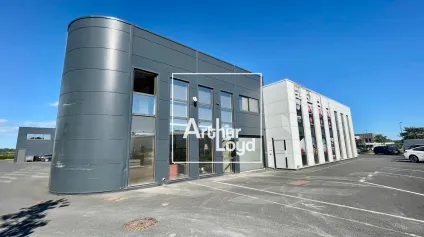 Locaux d'activité à louer Mauguio stockage et parking privatif - Offre immobilière - Arthur Loyd