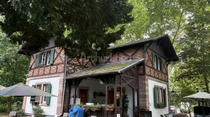 LOCAL COMMERCIAL à VENDRE de 236.38 m² - Offre immobilière - Arthur Loyd