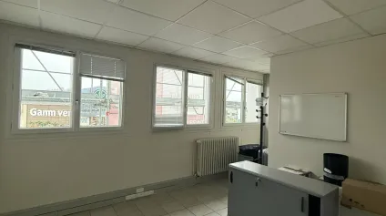 BUREAUX location à MALEMORT 19360 - Offre immobilière - Arthur Loyd