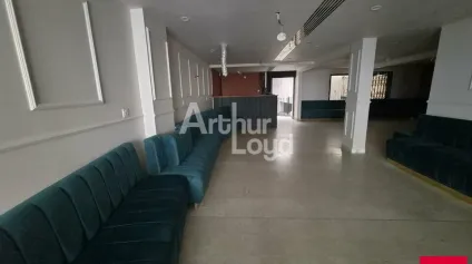 ANGERS GARE/ CENTRE VILLE LOCAL COMMERCIAL DE 320 M² A LOUER - Offre immobilière - Arthur Loyd
