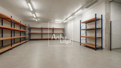 RARE SUR SECTEUR - PLEINE PROPRIÉTÉ - BUREAUX / STOCKAGE - Offre immobilière - Arthur Loyd