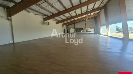 ANGERS OUEST LOCAL COMMERCIAL DE 1 326 m² à louer - Offre immobilière - Arthur Loyd