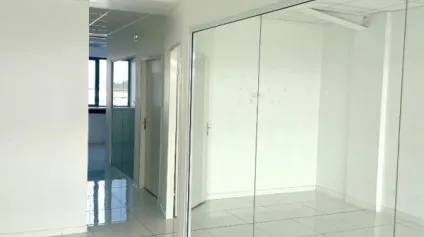 Bureaux PMR modernes aménagés 128 m2 - Offre immobilière - Arthur Loyd