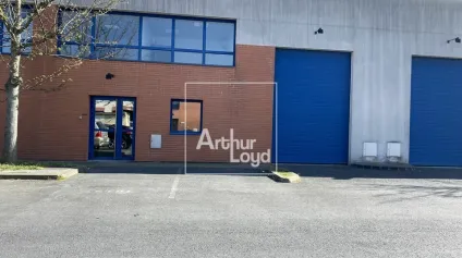 ENTREPOT A LOUER MOISSY CRAMAYEL - Offre immobilière - Arthur Loyd