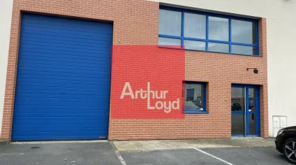 Location atelier/stockage avec bureau<br /> - Offre immobilière - Arthur Loyd