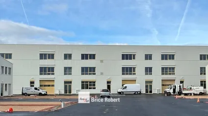 Locaux d'activité à louer Vaulx-en-Velin bâtiment certifié BREEAM GOOD - Offre immobilière - Arthur Loyd