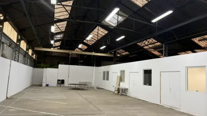 POITIERS CENTRE VILLE - IMMEUBLE A VENDRE 1 360 m² AVEC ENTREPOT ET LOGEMENT  - Offre immobilière - Arthur Loyd