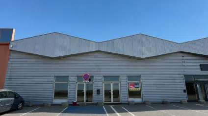 A LOUER - CELLULE COMMERCIALE 1145 M2 A LOUER - GONFREVILLE L'ORCHER - Offre immobilière - Arthur Loyd