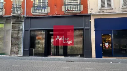 Location local commercial Grenoble hyper centre visibilité piétonne - Offre immobilière - Arthur Loyd