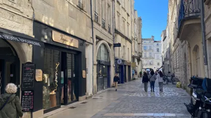 <br />A vendre Cession de bail La Rochelle 162 m2<br /> - Offre immobilière - Arthur Loyd