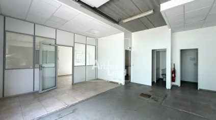 LOCAL D'ACTIVITE - ENTREPOT location à VULAINES-SUR-SEINE 77870 - Offre immobilière - Arthur Loyd