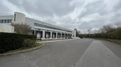 Entrepôt à louer 9490 m² Gonesse 16 quais accès direct autoroutes - Offre immobilière - Arthur Loyd