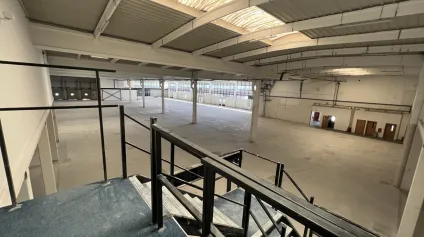 Entrepôt à louer 3824 m² à Roissy-en-France accès direct A1 et parking - Offre immobilière - Arthur Loyd